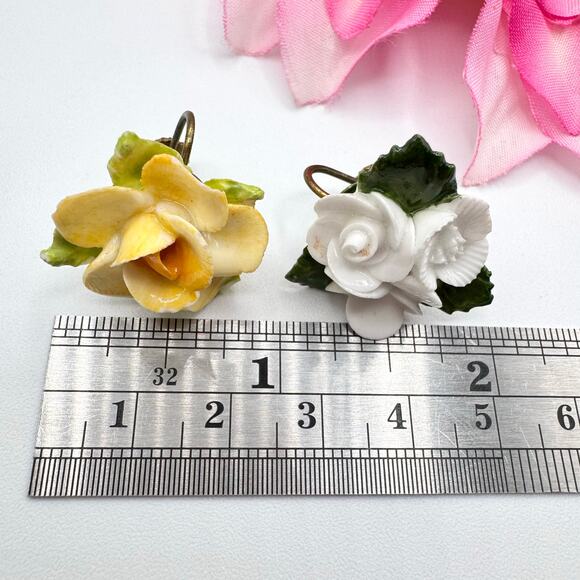 Vintage Ceramic Roses Screw Back Earrings Made In England Cottagecore Grannycore - Picture 11 of 13